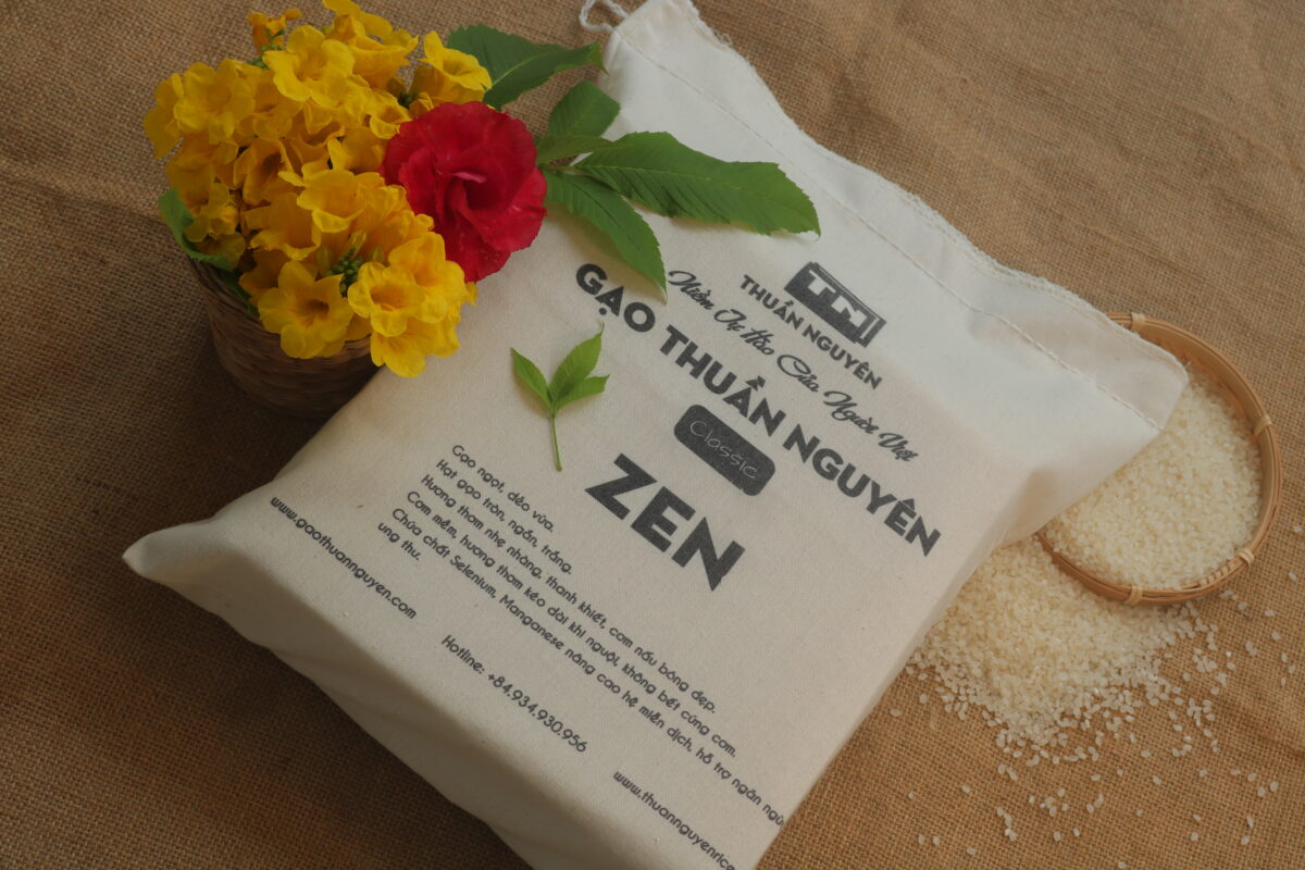 Round, white Japonica grains of Zen Thuan Nguyen Rice – soft texture, ideal for sushi and Asian cuisine